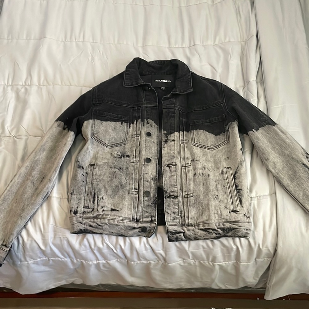 FASHION NOVA JEAN JACKET - SIZE S - BLACK & GREY